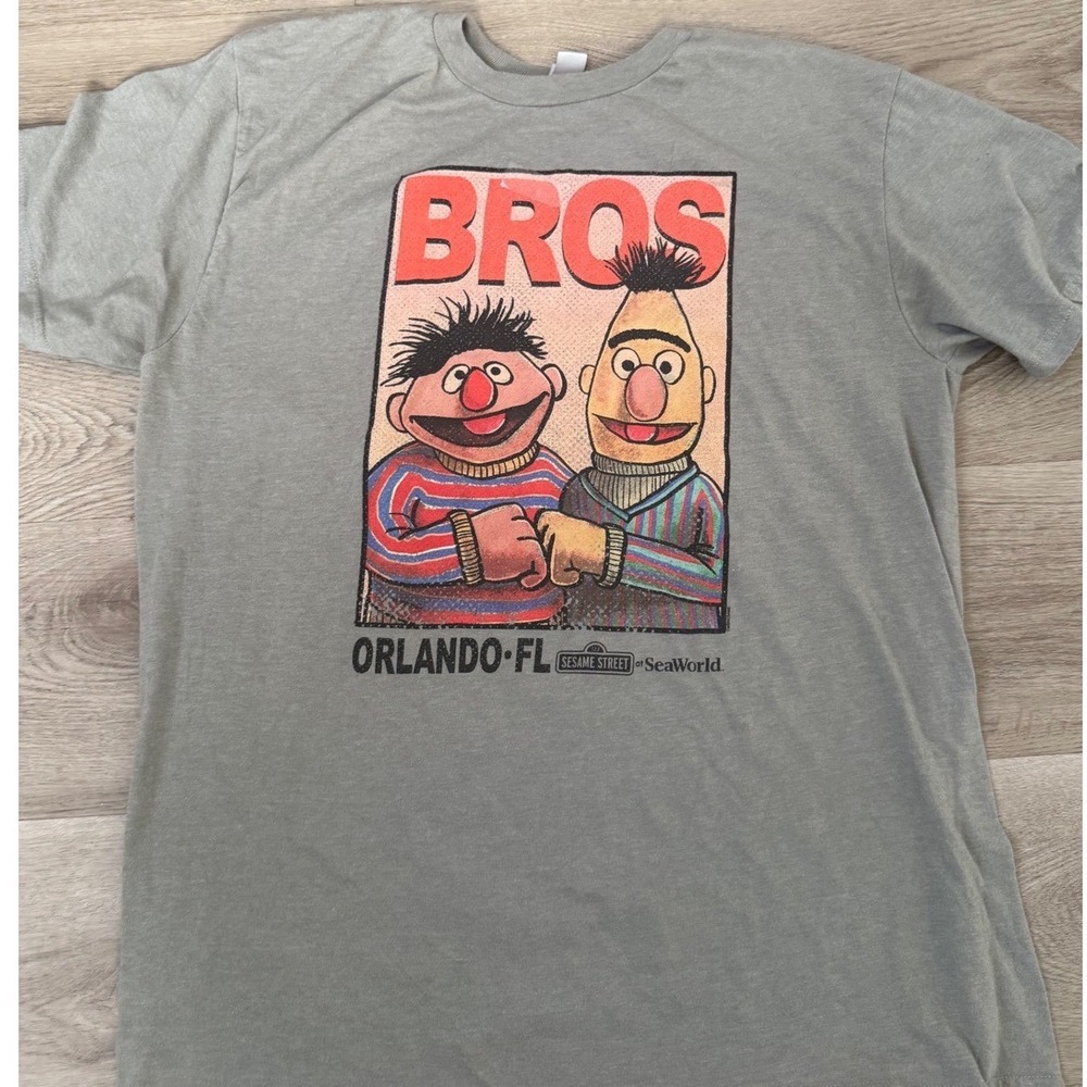 Duck Co Sesame Street Bert and Ernie Bros Shirt Gray SeaWorld Orlando Mens L